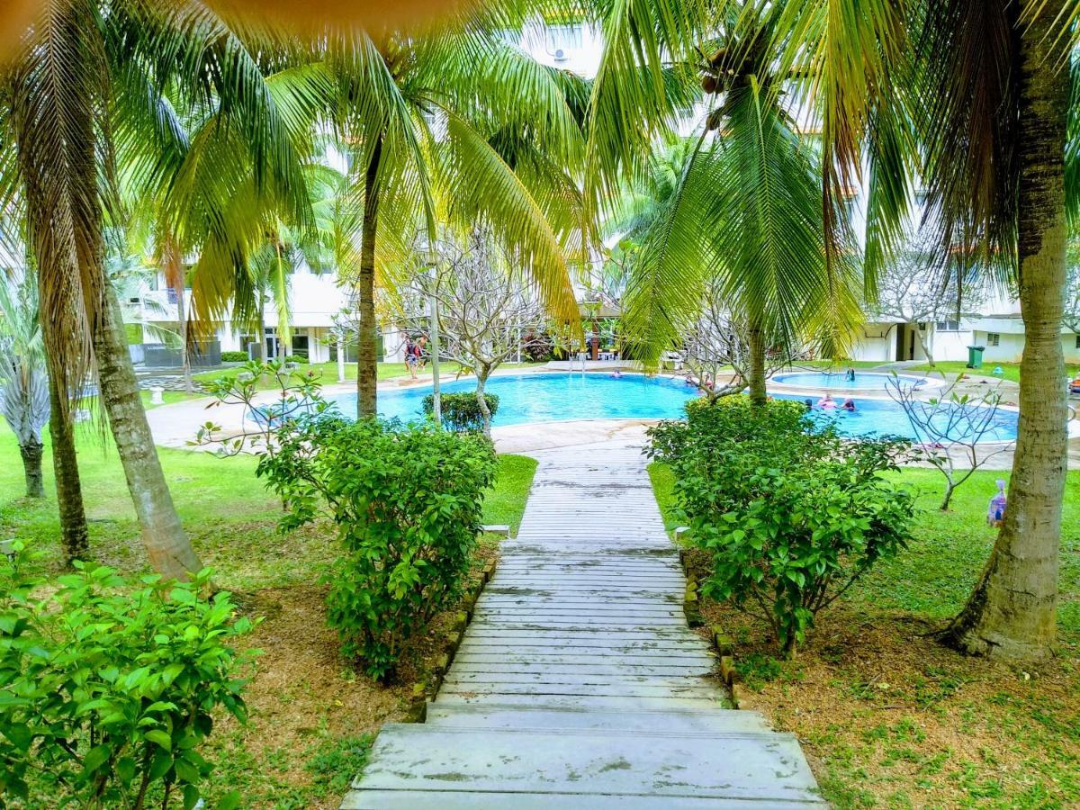 Haji Din Cocobay Apartment Port Dickson